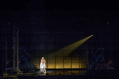 LE CHANT DE SAINTE CARMEN DE LA MAIN